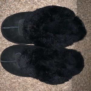 Black Ugg slippers with fur inside
